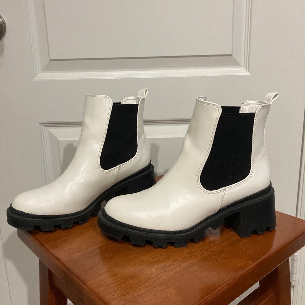 WORN ONCE - Lulu’s Faux Leather White Platform Chelsea Boots